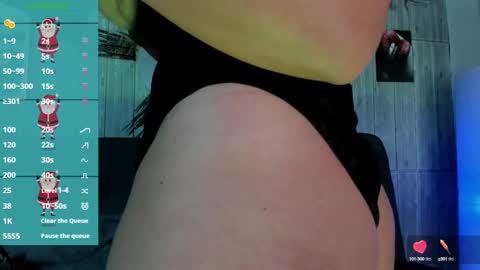 Snapshot of azuraby chatting on 12-28-24, 12:15 Azuraby online show from 12-28-24, 12:15