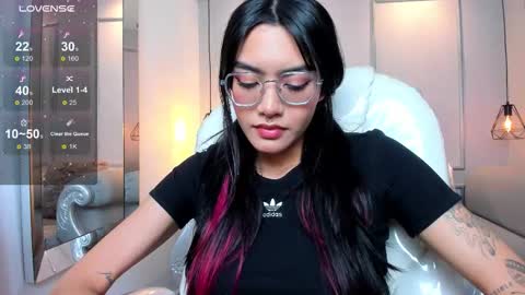 Snapshot of azurakindong chatting on 11-07-25, 08:53 Azura online show from 11-07-25, 08:53