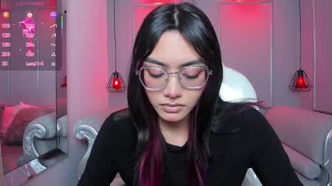 Snapshot of azurakindong chatting on 12-17-25, 07:09 Azura online show from 12-17-25, 07:09