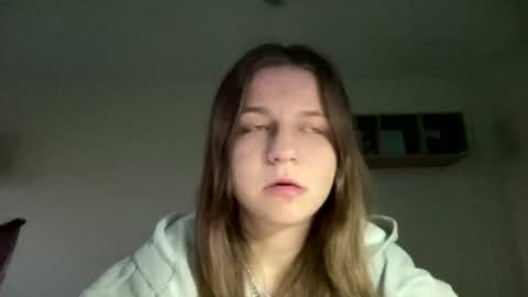 Snapshot of azzieheberly chatting on 06-16-26, 06:10 Niki online show from 06-16-26, 06:10