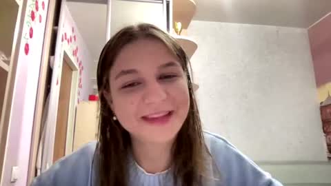 Snapshot of azzieheberly chatting on 07-14-26, 06:13 Niki online show from 07-14-26, 06:13