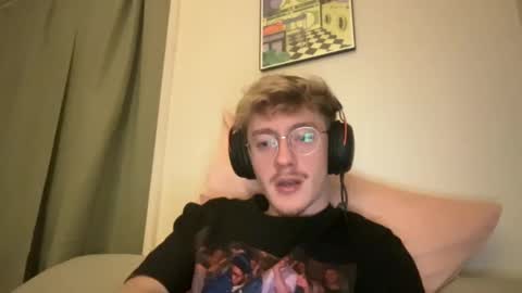 Snapshot of b0ngdong chatting on 10-02-25, 03:57 b0ngdong online show from 10-02-25, 03:57