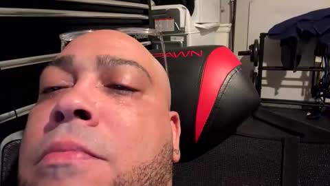 Snapshot of b1glongnhard chatting on 10-31-25, 06:53 b1glongnhard online show from 10-31-25, 06:53