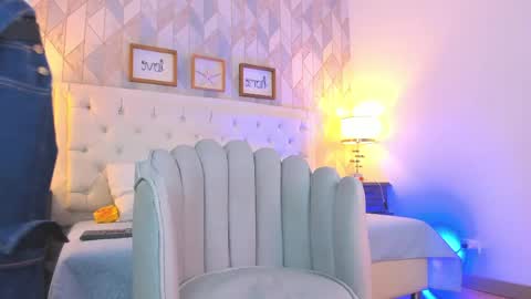 Anny online show from 04-24-26, 03:42