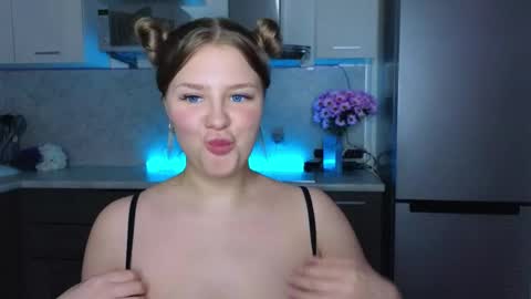 Bella Wooowww online show from 03-07-25, 04:13