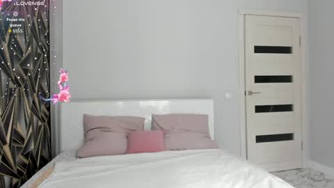 Monica online show from 04-11-26, 02:38