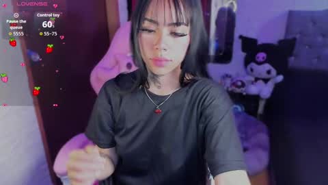 Snapshot of babee_04 chatting on 09-23-25, 07:28 babee online show from 09-23-25, 07:28