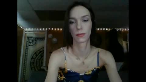 Fern Browning online show from 02-11-25, 02:13