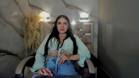 Snapshot of baby_boo666 chatting on 06-11-26, 02:48 Baby online show from 06-11-26, 02:48