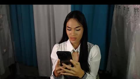 Nathalia online show from 11-18-25, 05:17