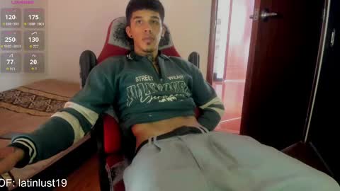 Snapshot of baby_gio chatting on 06-07-26, 01:04 OF GxoXabs online show from 06-07-26, 01:04