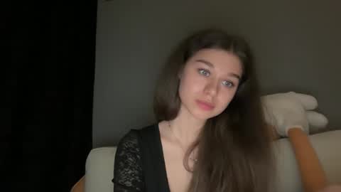 Baby girl nika online show from 04-30-26, 08:57