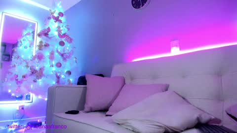 Snapshot of baby_golden chatting on 12-06-24, 02:35 Jhoana Franco online show from 12-06-24, 02:35