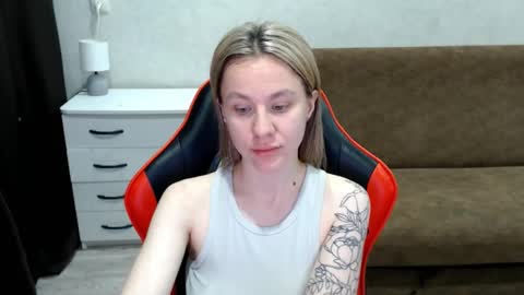 baby_kitte online show from 11-06-25, 03:07