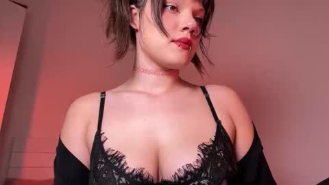 Snapshot of baby_meimei chatting on 09-27-25, 04:28 mei online show from 09-27-25, 04:28