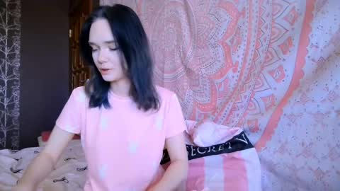 Snapshot of baby_onface chatting on 04-17-26, 08:50 Alice online show from 04-17-26, 08:50