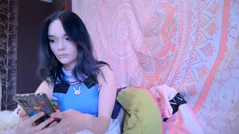 Snapshot of baby_onface chatting on 04-21-26, 09:26 Alice online show from 04-21-26, 09:26