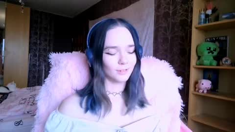 Snapshot of baby_onface chatting on 04-29-26, 08:18 Alice online show from 04-29-26, 08:18