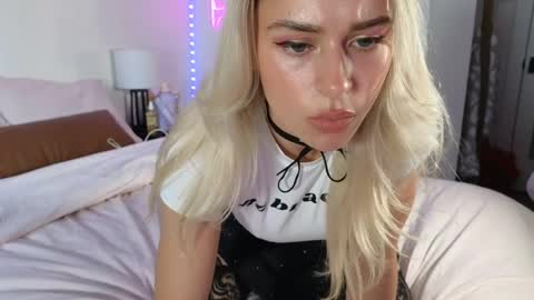 Snapshot of baby_tav chatting on 07-21-26, 03:14 Baby Tavia online show from 07-21-26, 03:14