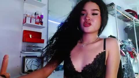 Snapshot of babybombom08 chatting on 06-17-26, 07:04 babybombom08 online show from 06-17-26, 07:04