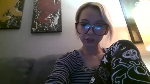 Snapshot of babyboox1 chatting on 12-24-24, 09:17 yasmin blake online show from 12-24-24, 09:17