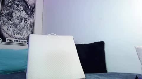 Snapshot of babycat4_ chatting on 02-01-25, 02:16 MARIA online show from 02-01-25, 02:16