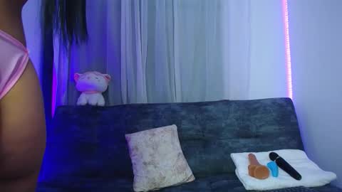 Snapshot of babycat4_ chatting on 11-11-25, 01:49 MARIA online show from 11-11-25, 01:49