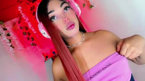 Snapshot of babycharol01 chatting on 07-12-26, 07:32 babycharol01 online show from 07-12-26, 07:32