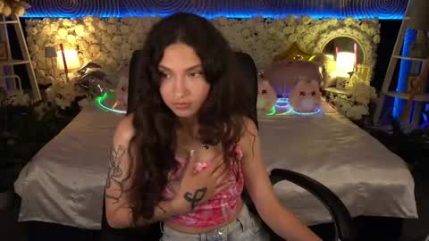 Snapshot of babyflowerr chatting on 05-15-26, 06:48 Sasha online show from 05-15-26, 06:48