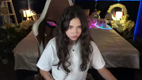 Snapshot of babyflowerr chatting on 06-12-26, 07:02 Sasha online show from 06-12-26, 07:02