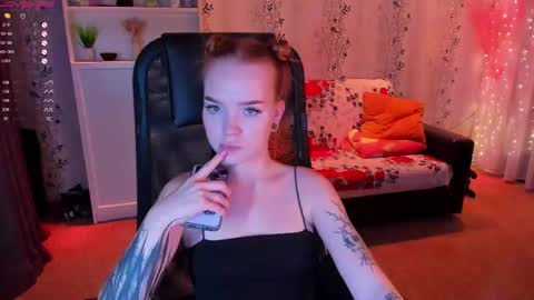 Snapshot of babyfoxyy chatting on 02-13-25, 08:55 maddy online show from 02-13-25, 08:55