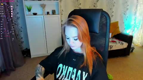 Snapshot of babyfoxyy chatting on 02-25-25, 07:36 maddy online show from 02-25-25, 07:36