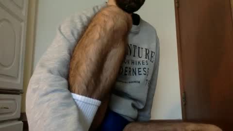Snapshot of babyhardy chatting on 12-03-24, 12:38 Tom A.    online show from 12-03-24, 12:38