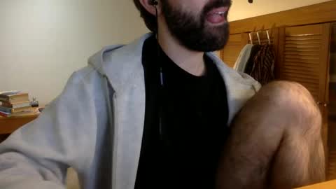 Snapshot of babyhardy chatting on 12-18-24, 07:41 Tom A.    online show from 12-18-24, 07:41