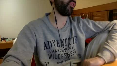Snapshot of babyhardy chatting on 01-21-25, 11:45 Tom A.    online show from 01-21-25, 11:45