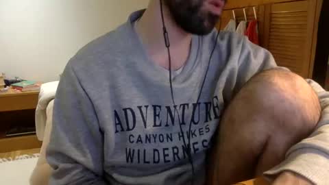 Snapshot of babyhardy chatting on 01-22-25, 07:03 Tom A.    online show from 01-22-25, 07:03