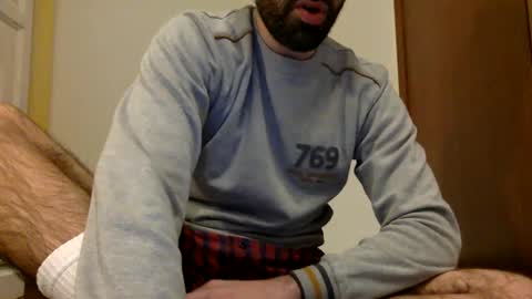Snapshot of babyhardy chatting on 02-02-25, 11:21 Tom A.    online show from 02-02-25, 11:21