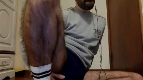 Snapshot of babyhardy chatting on 02-12-25, 11:20 Tom A.    online show from 02-12-25, 11:20
