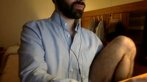 Snapshot of babyhardy chatting on 03-12-25, 04:35 Tom A.    online show from 03-12-25, 04:35