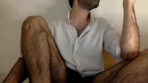 Snapshot of babyhardy chatting on 10-18-25, 09:59 Tom A.    online show from 10-18-25, 09:59