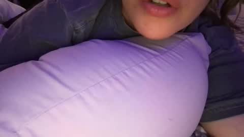 Snapshot of babyhoney333 chatting on 04-26-26, 11:13 babyhoney333 online show from 04-26-26, 11:13