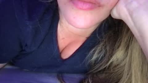 Snapshot of babyhoney333 chatting on 04-29-26, 09:43 babyhoney333 online show from 04-29-26, 09:43