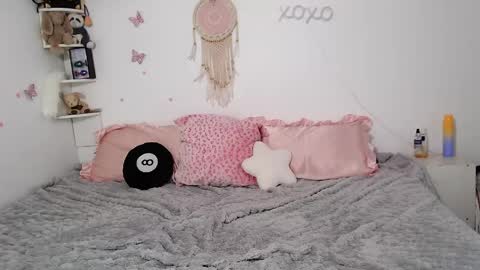 Snapshot of babyimi chatting on 05-09-26, 12:27 Imi-Baby online show from 05-09-26, 12:27