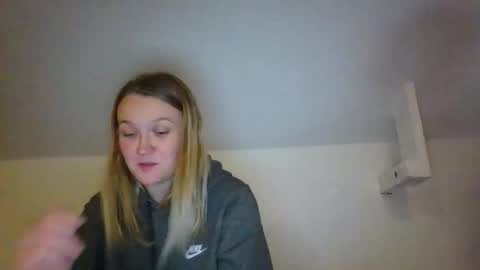 Snapshot of babykay03 chatting on 10-31-25, 02:45 babykay03 online show from 10-31-25, 02:45