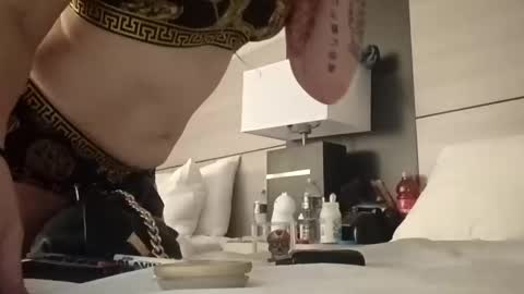 Snapshot of babykndaddyj chatting on 11-14-25, 06:23 Baby K n Daddy J online show from 11-14-25, 06:23