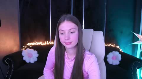 Snapshot of babylumii chatting on 04-29-26, 01:15 Lady Vi online show from 04-29-26, 01:15