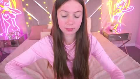 Snapshot of babylumii chatting on 05-11-26, 02:45 Lady Vi online show from 05-11-26, 02:45