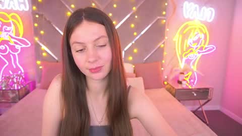 Snapshot of babylumii chatting on 05-12-26, 12:46 Lady Vi online show from 05-12-26, 12:46