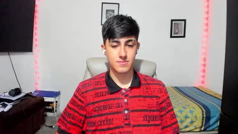 Snapshot of babymaik chatting on 10-15-25, 08:31 babymaik online show from 10-15-25, 08:31