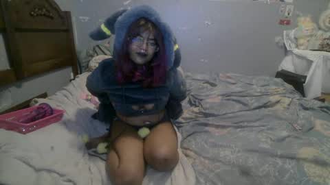 Snapshot of babymelodyx0x chatting on 06-21-26, 05:32 Melody 3 online show from 06-21-26, 05:32